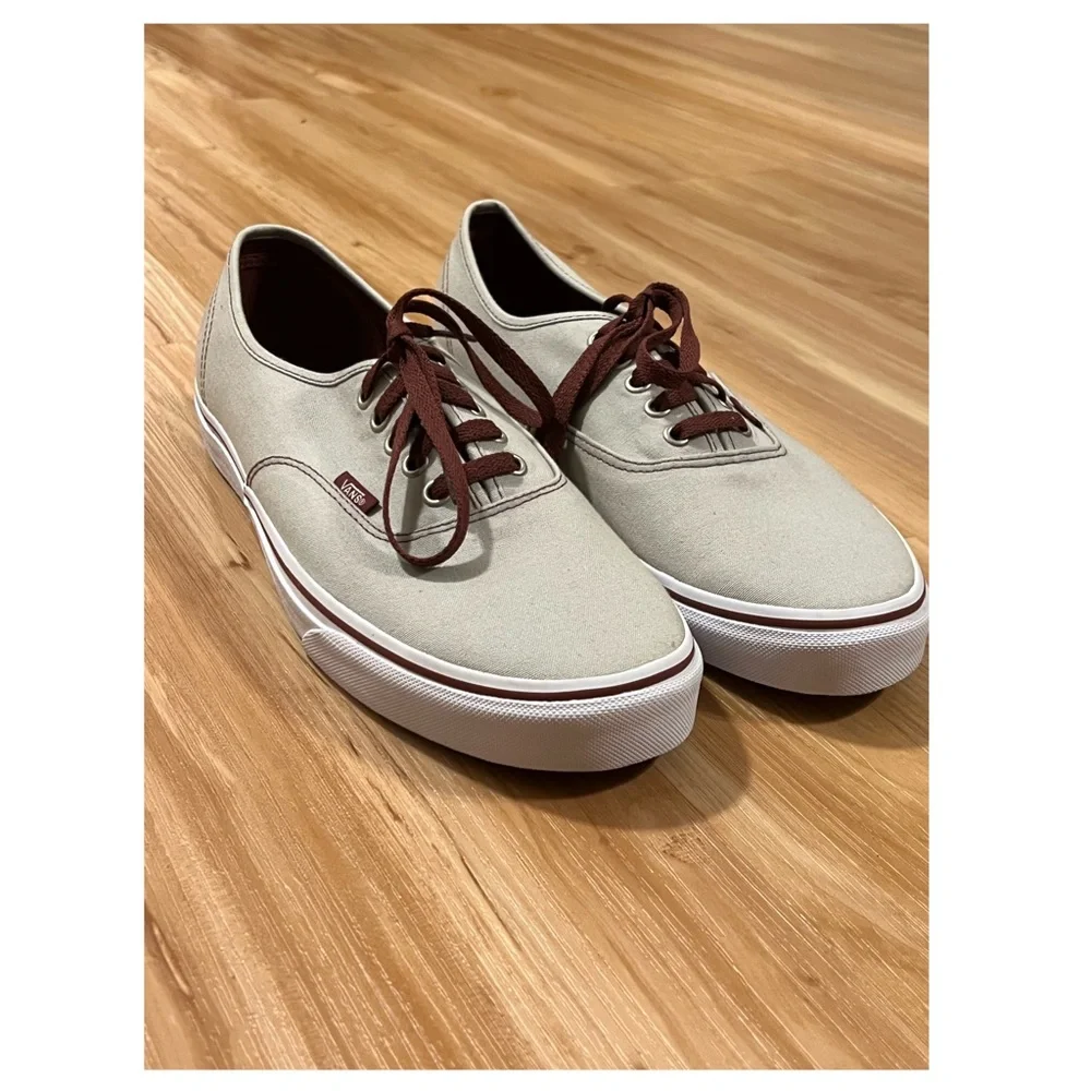 Men’s Vans - Picture 2 of 5